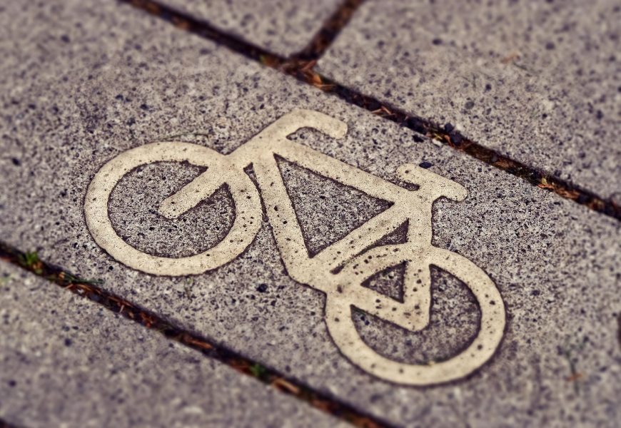 Consejos para movilizarse de forma consciente y segura en bicicleta